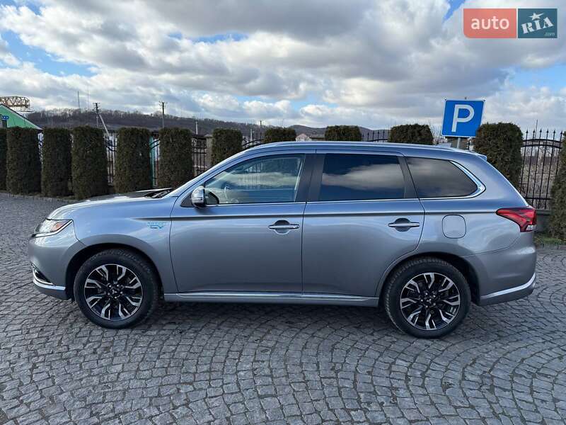 Внедорожник / Кроссовер Mitsubishi Outlander 2018 в Жовкве