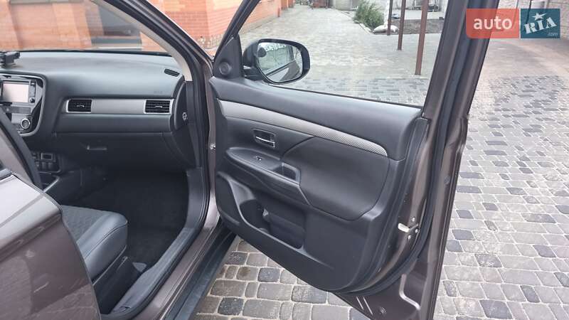 Внедорожник / Кроссовер Mitsubishi Outlander 2018 в Александрие