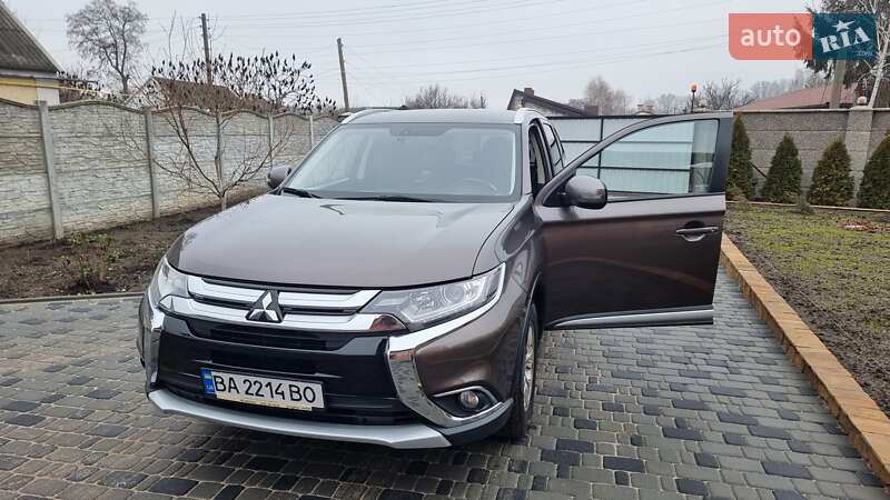 Внедорожник / Кроссовер Mitsubishi Outlander 2018 в Александрие