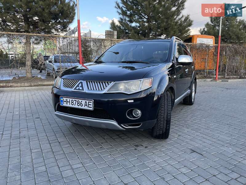 Внедорожник / Кроссовер Mitsubishi Outlander 2008 в 