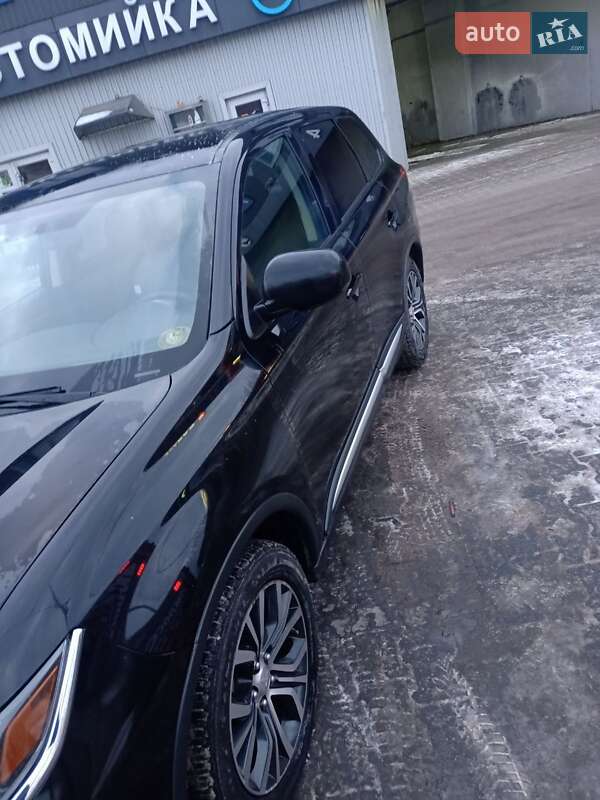 Позашляховик / Кросовер Mitsubishi Outlander 2017 в Тернополі фото 13 Позашляховик / Кросовер Mitsubishi Outlander 2017 в Тернополі
