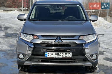 Позашляховик / Кросовер Mitsubishi Outlander 2017 в Києві