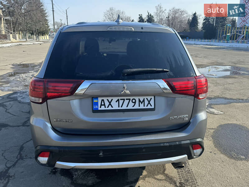 Внедорожник / Кроссовер Mitsubishi Outlander 2018 в Дергачах