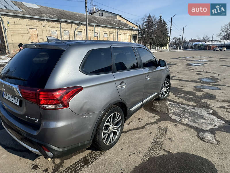 Внедорожник / Кроссовер Mitsubishi Outlander 2018 в Дергачах