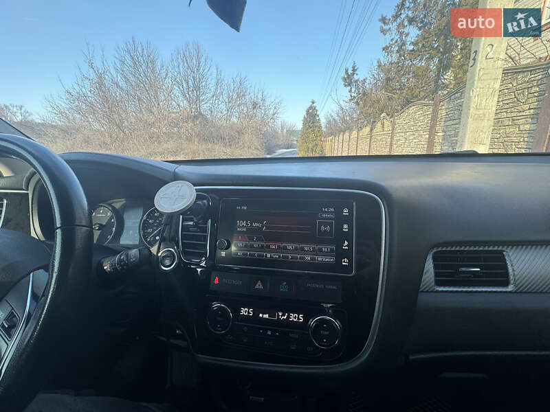 Внедорожник / Кроссовер Mitsubishi Outlander 2018 в Дергачах