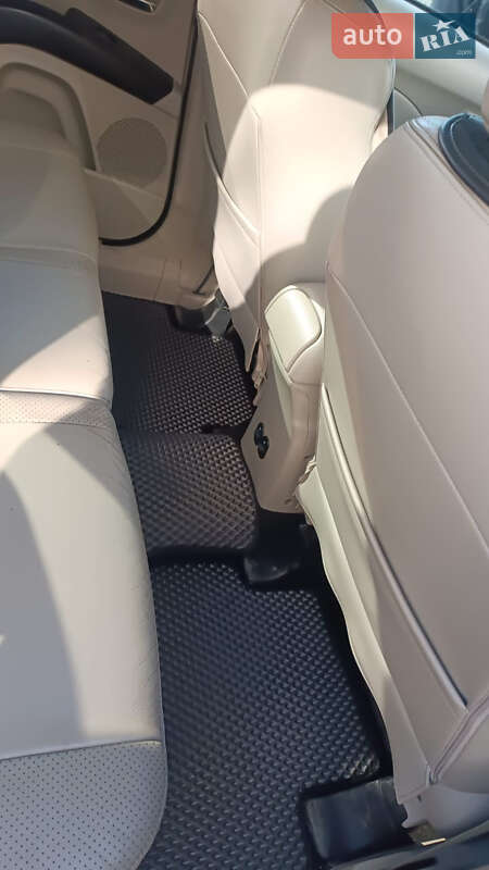 Позашляховик / Кросовер Mitsubishi Outlander 2007 в Чернівцях