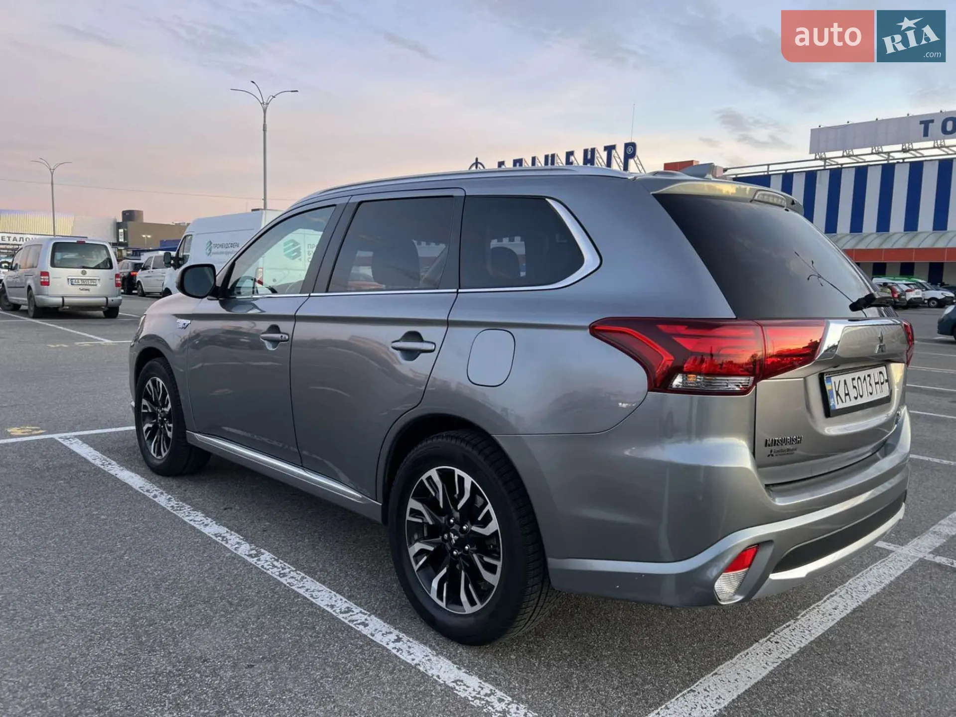 2017 Mitsubishi Outlander - мініатюра 3