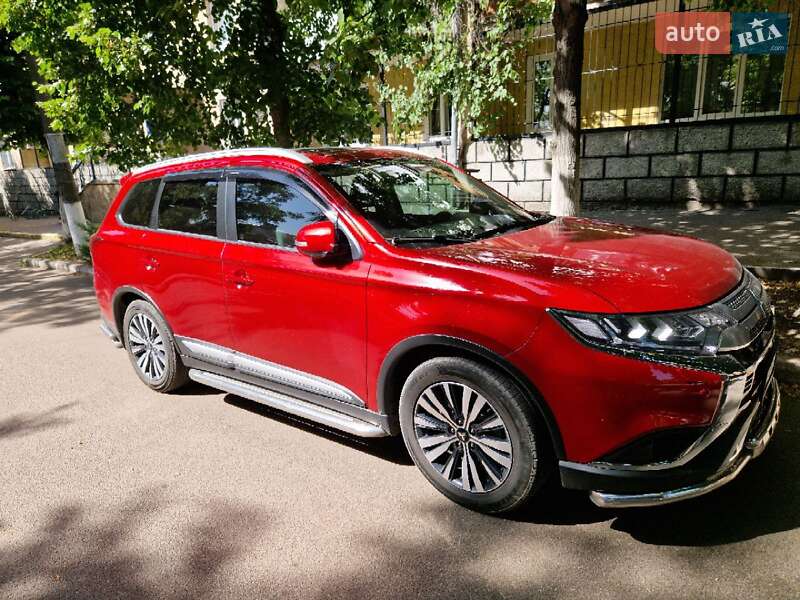 Mitsubishi Outlander 2020