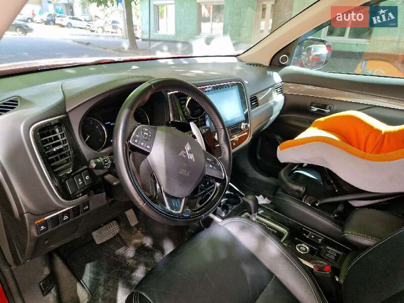 Позашляховик / Кросовер Mitsubishi Outlander 2020 в Кропивницькому фото 4 Позашляховик / Кросовер Mitsubishi Outlander 2020 в Кропивницькому