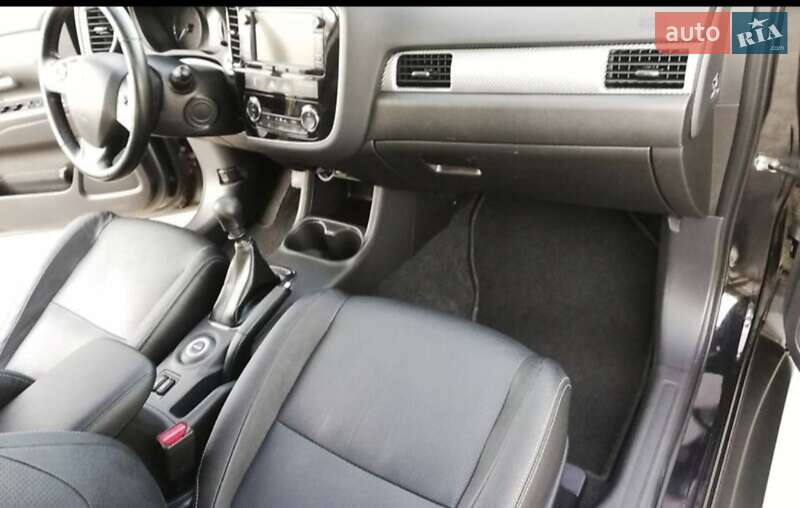 Внедорожник / Кроссовер Mitsubishi Outlander 2014 в Тернополе