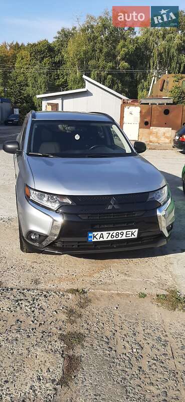 Внедорожник / Кроссовер Mitsubishi Outlander 2016 в Крюковщине фото 7 Внедорожник / Кроссовер Mitsubishi Outlander 2016 в Крюковщине