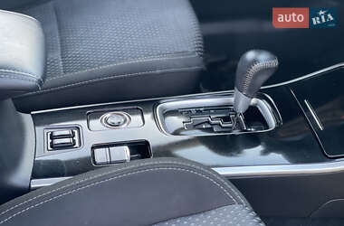 Внедорожник / Кроссовер Mitsubishi Outlander 2018 в 