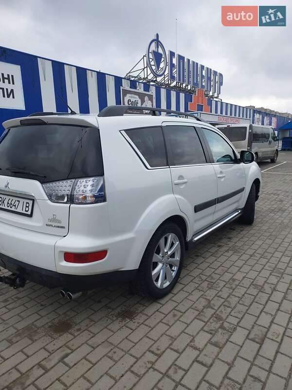 Внедорожник / Кроссовер Mitsubishi Outlander 2012 в Славуте