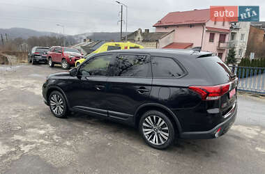 Внедорожник / Кроссовер Mitsubishi Outlander 2019 в Львове