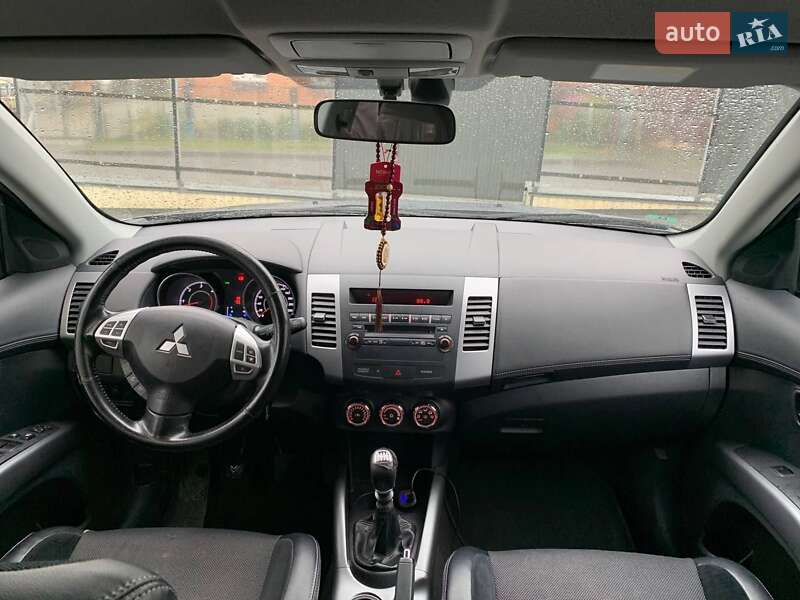 Позашляховик / Кросовер Mitsubishi Outlander 2011 в Хмельницькому