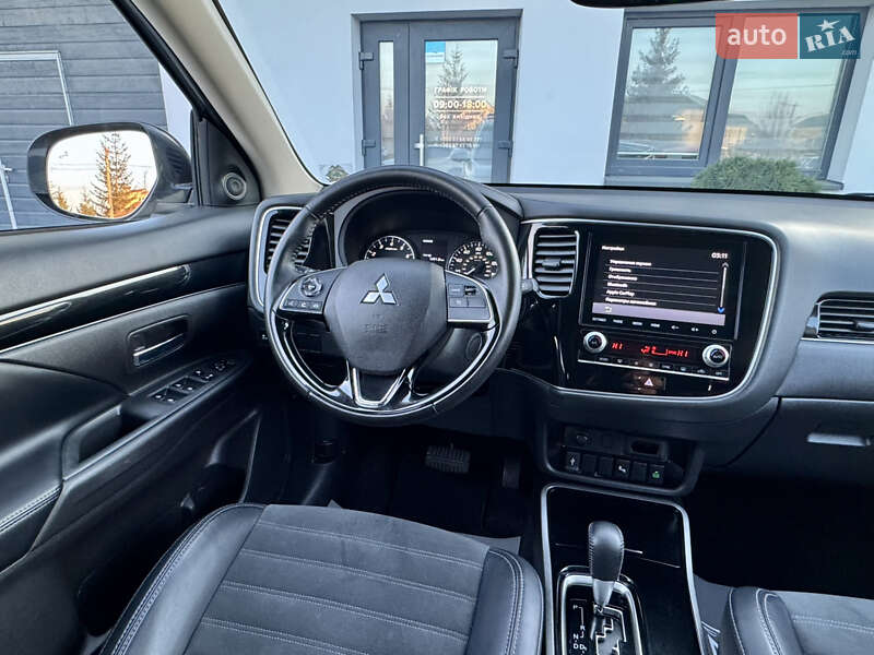 Внедорожник / Кроссовер Mitsubishi Outlander 2019 в Трускавце