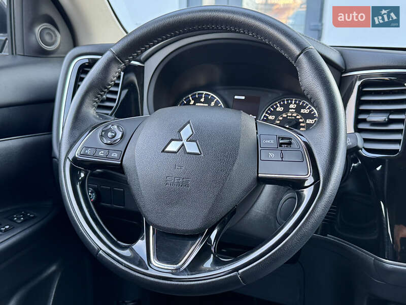 Внедорожник / Кроссовер Mitsubishi Outlander 2019 в Трускавце