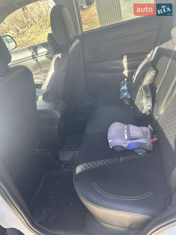 Позашляховик / Кросовер Mitsubishi Outlander 2012 в Теребовлі