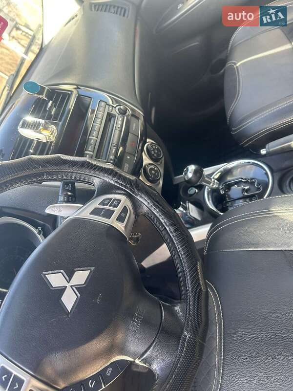 Позашляховик / Кросовер Mitsubishi Outlander 2012 в Теребовлі