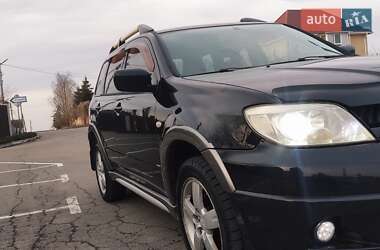 Позашляховик / Кросовер Mitsubishi Outlander 2006 в Києві