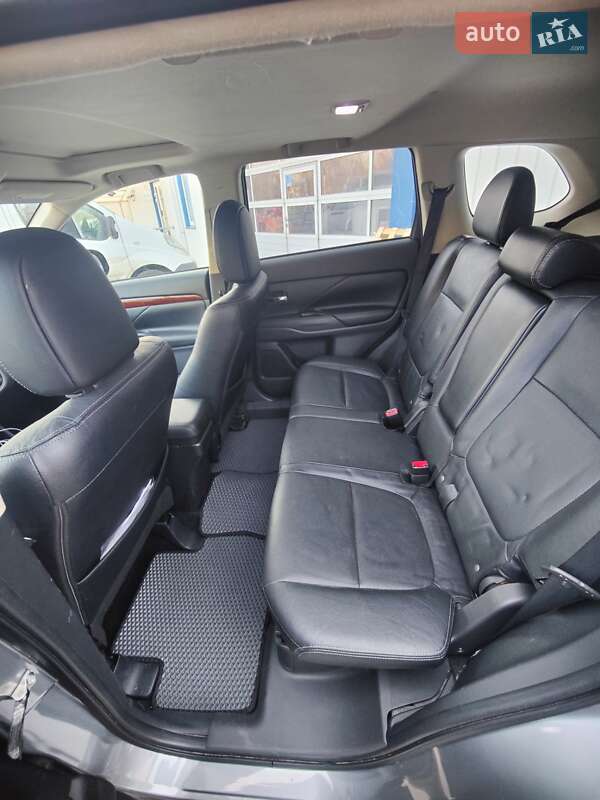 Позашляховик / Кросовер Mitsubishi Outlander 2014 в Києві фото 6 Позашляховик / Кросовер Mitsubishi Outlander 2014 в Києві