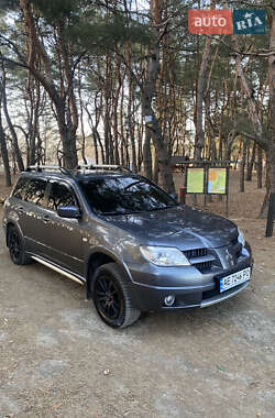 Внедорожник / Кроссовер Mitsubishi Outlander 2010 в 