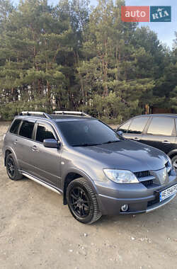 Внедорожник / Кроссовер Mitsubishi Outlander 2010 в 