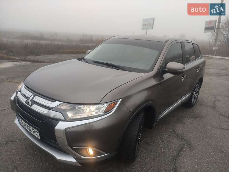 Позашляховик / Кросовер Mitsubishi Outlander 2018 в Черкасах