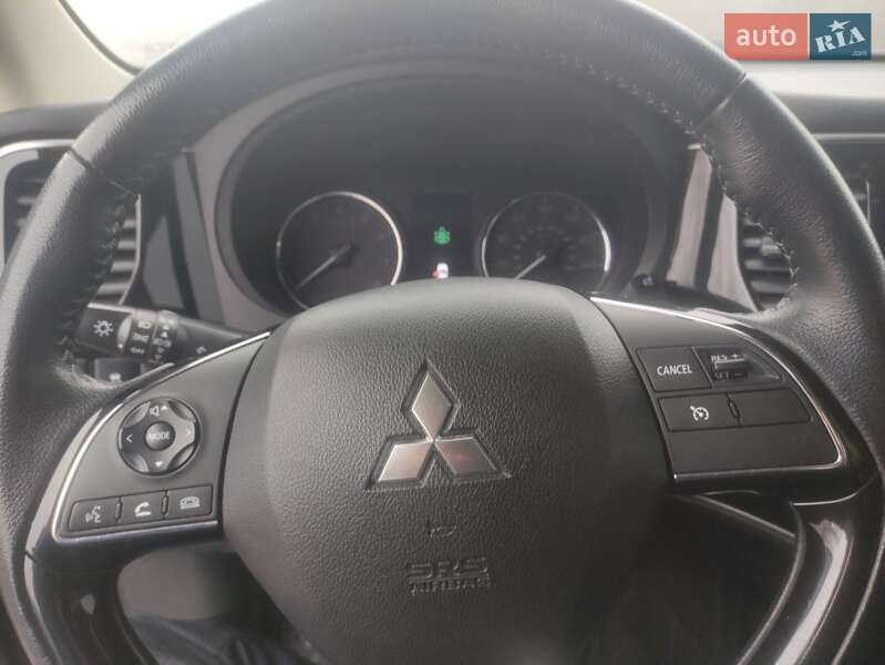 Внедорожник / Кроссовер Mitsubishi Outlander 2018 в Черкассах