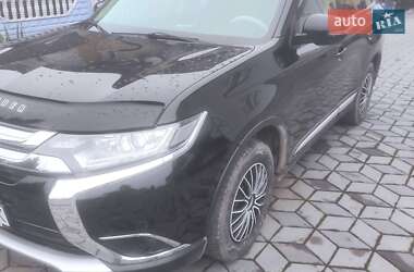 Внедорожник / Кроссовер Mitsubishi Outlander 2017 в Хмельницком