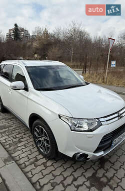 Внедорожник / Кроссовер Mitsubishi Outlander 2014 в Львове