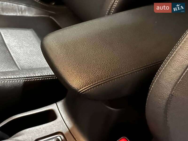 Внедорожник / Кроссовер Mitsubishi Outlander 2015 в Одессе