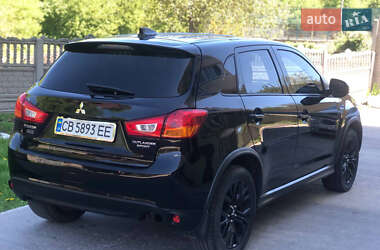 Внедорожник / Кроссовер Mitsubishi Outlander 2017 в 