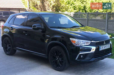 Внедорожник / Кроссовер Mitsubishi Outlander 2017 в 