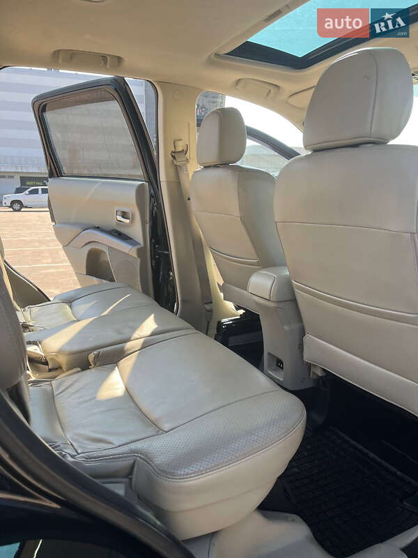 Внедорожник / Кроссовер Mitsubishi Outlander 2008 в Пулинах