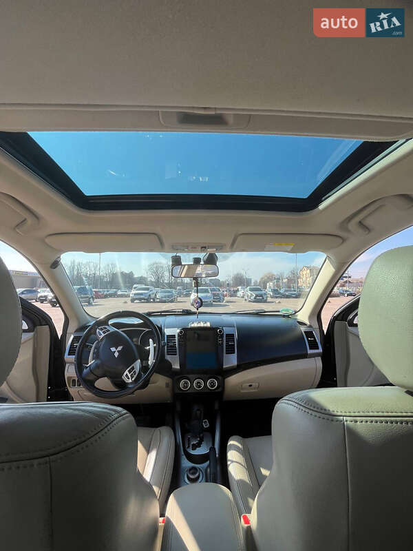 Внедорожник / Кроссовер Mitsubishi Outlander 2008 в Пулинах