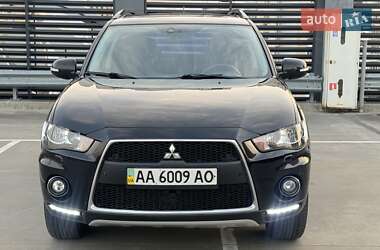 Позашляховик / Кросовер Mitsubishi Outlander 2011 в Києві