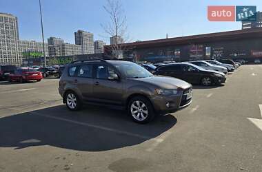 Внедорожник / Кроссовер Mitsubishi Outlander 2012 в Киеве