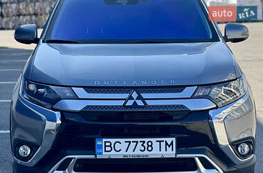 Внедорожник / Кроссовер Mitsubishi Outlander 2019 в Львове