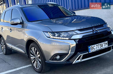 Внедорожник / Кроссовер Mitsubishi Outlander 2019 в Львове