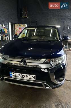 Позашляховик / Кросовер Mitsubishi Outlander 2019 в Ладижині