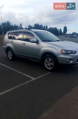 Позашляховик / Кросовер Mitsubishi Outlander 2012 в Києві