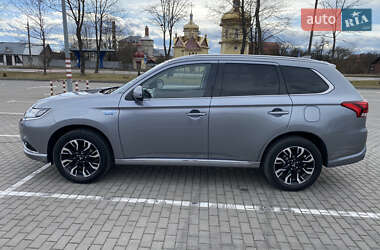 Позашляховик / Кросовер Mitsubishi Outlander 2016 в Коломиї