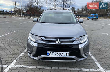 Позашляховик / Кросовер Mitsubishi Outlander 2016 в Коломиї