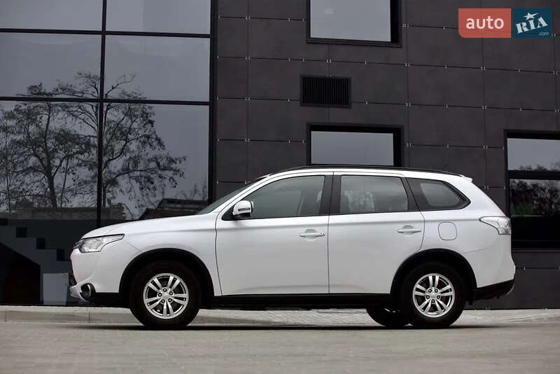 Внедорожник / Кроссовер Mitsubishi Outlander 2014 в Киеве