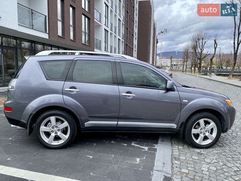 Позашляховик / Кросовер Mitsubishi Outlander 2007 в Сваляві