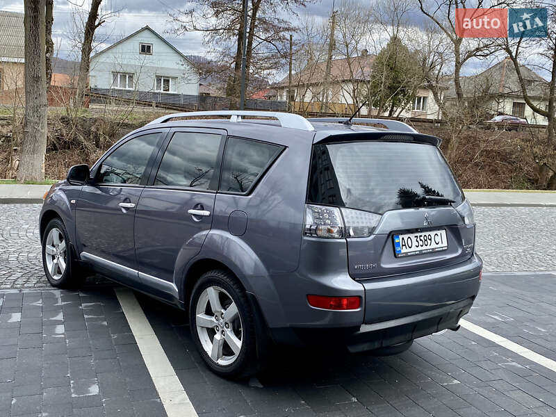 Позашляховик / Кросовер Mitsubishi Outlander 2007 в Сваляві