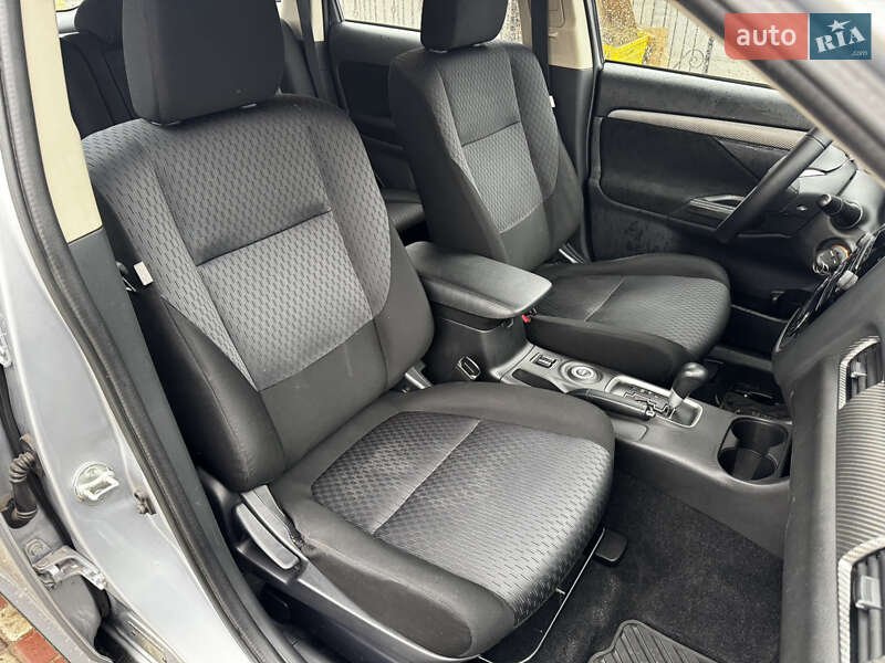 Позашляховик / Кросовер Mitsubishi Outlander 2014 в Олександрії