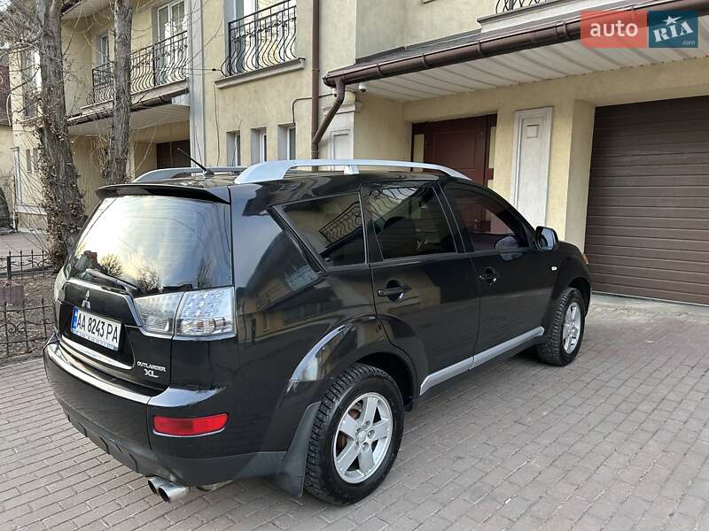 Позашляховик / Кросовер Mitsubishi Outlander 2008 в Києві