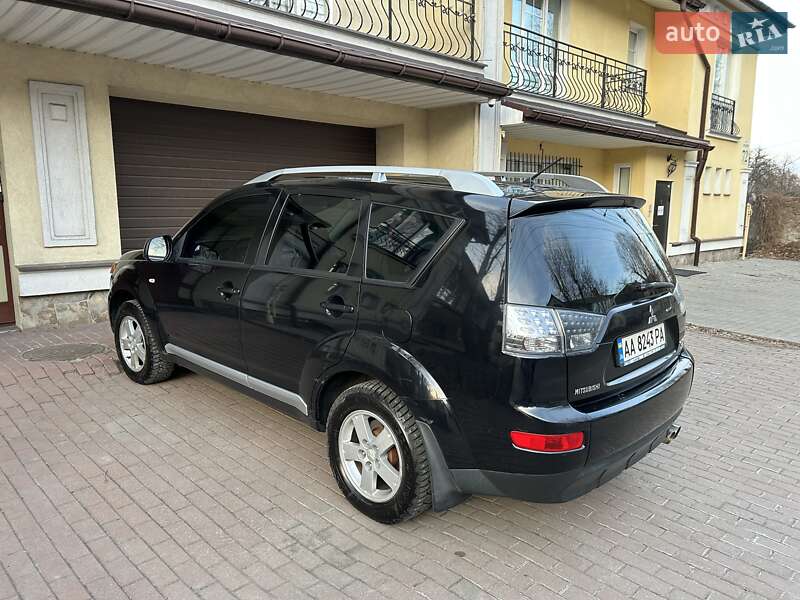 Позашляховик / Кросовер Mitsubishi Outlander 2008 в Києві